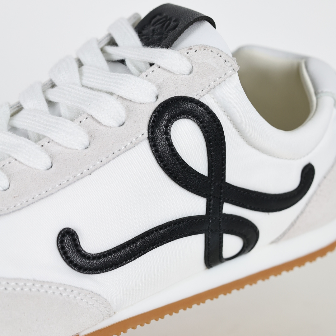 300 Loewe Ballet Runner 2.0 Sneakers 芭蕾舞2.0系列阿甘复古风德训薄底百搭休闲运动鞋