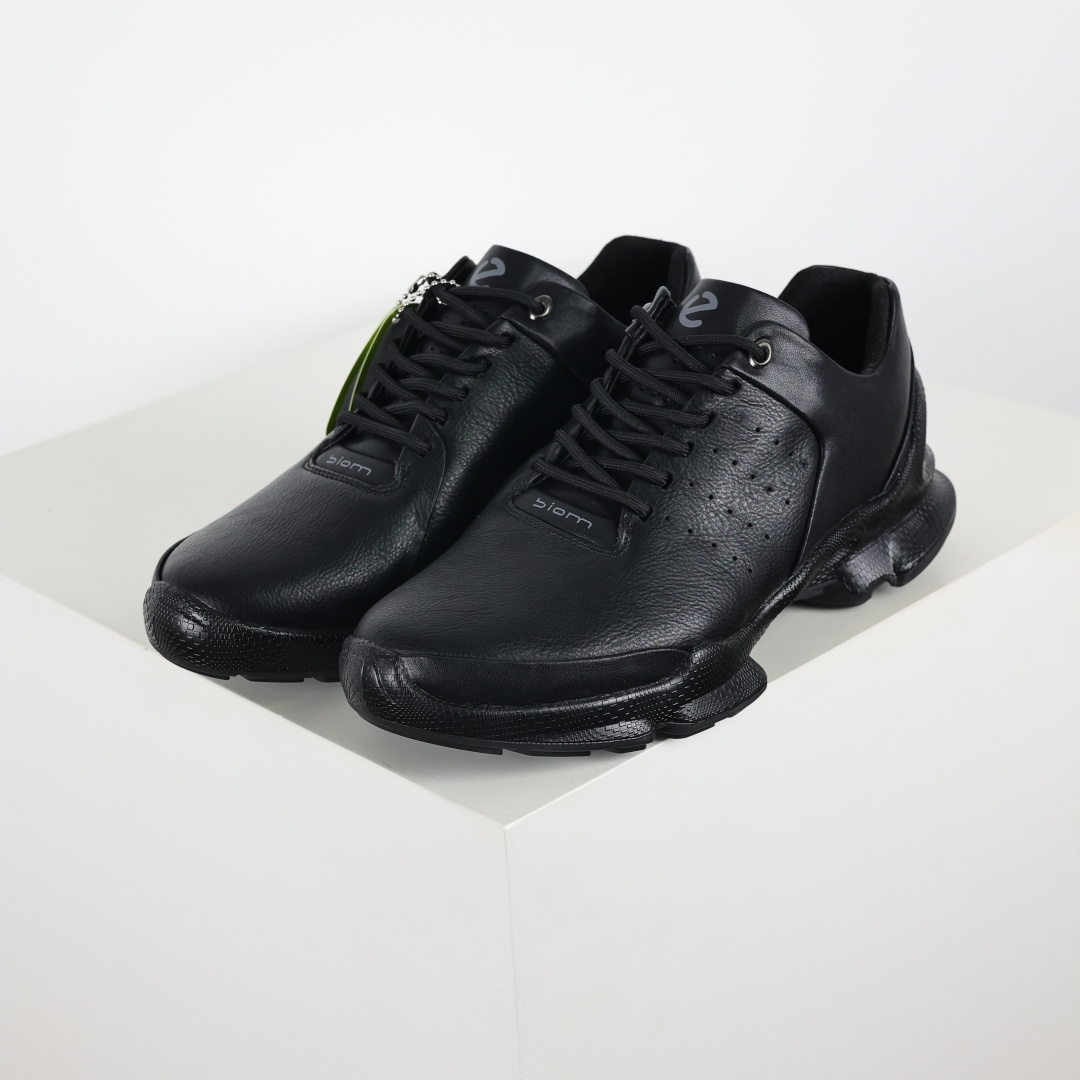 300 Ecco爱步健步系列牛皮透气低帮休闲运动鞋 15周年限定 纯黑色