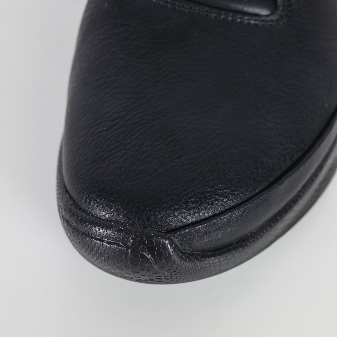 300 Ecco爱步健步系列牛皮透气低帮休闲运动鞋 15周年限定 纯黑色