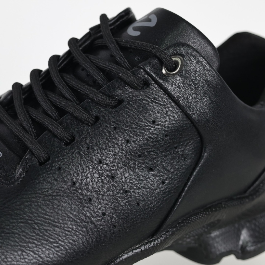 300 Ecco爱步健步系列牛皮透气低帮休闲运动鞋 15周年限定 纯黑色