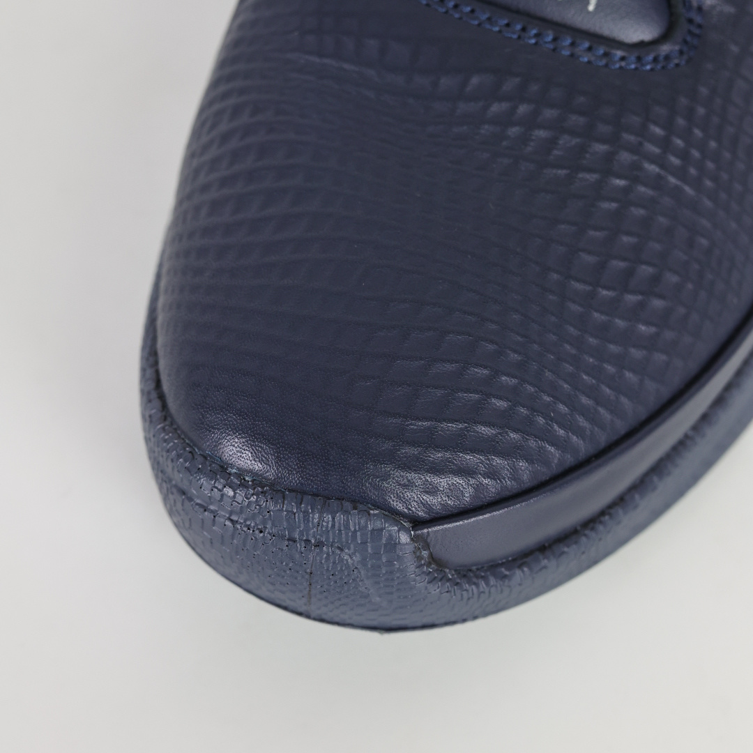 300 Ecco爱步健步系列牛皮透气低帮休闲运动鞋 15周年蓝底 纯黑色