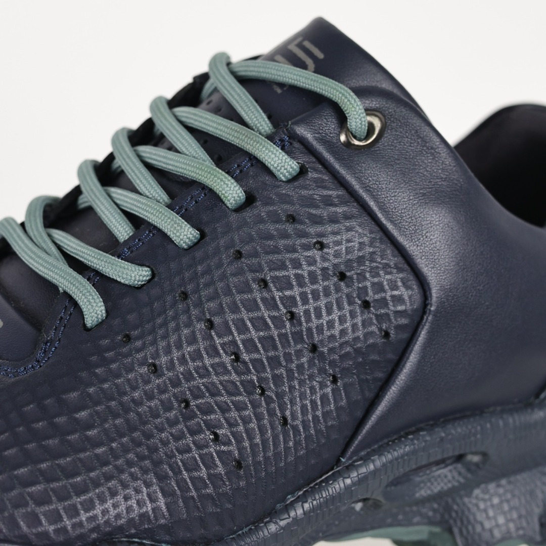 300 Ecco爱步健步系列牛皮透气低帮休闲运动鞋 15周年蓝底 纯黑色