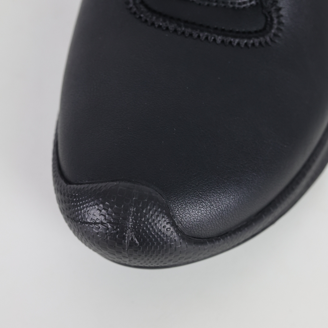 300 Ecco爱步健步系列牛皮透气低帮休闲运动鞋 探索者纯黑色