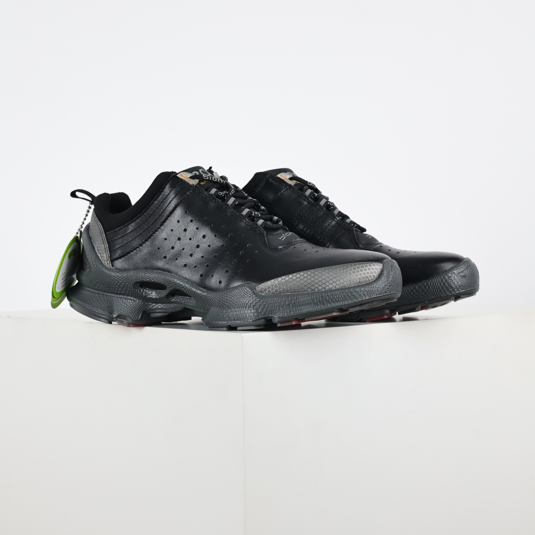 300 Ecco爱步健步系列牛皮透气低帮休闲运动鞋 经典黑色