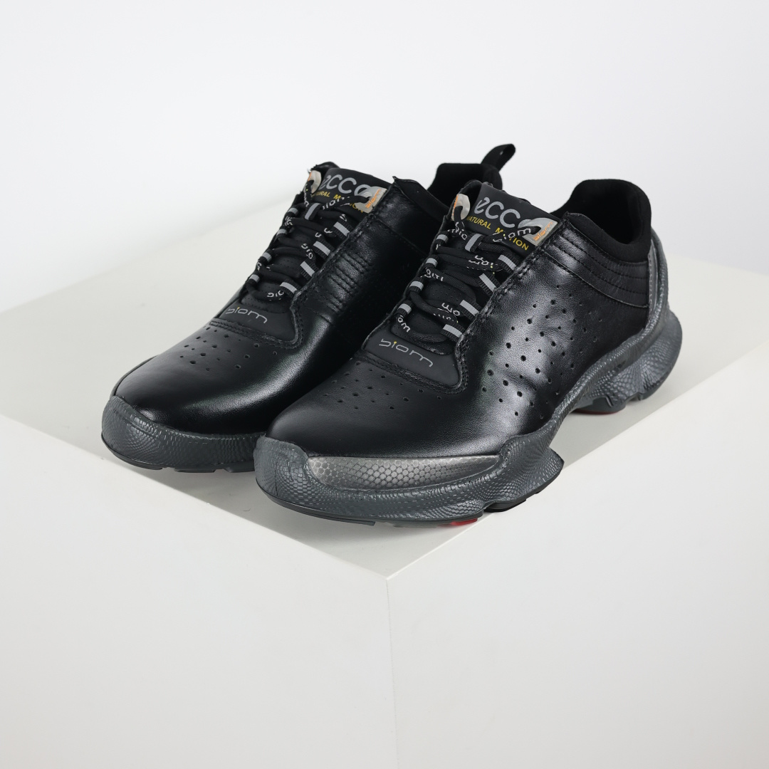 300 Ecco爱步健步系列牛皮透气低帮休闲运动鞋 经典黑色