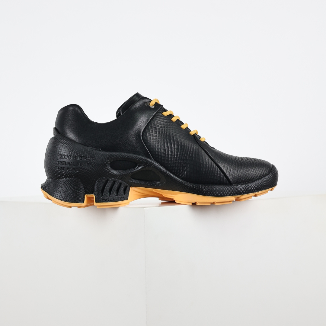 300 Ecco爱步健步系列牛皮透气低帮休闲运动鞋 15周年黄黑