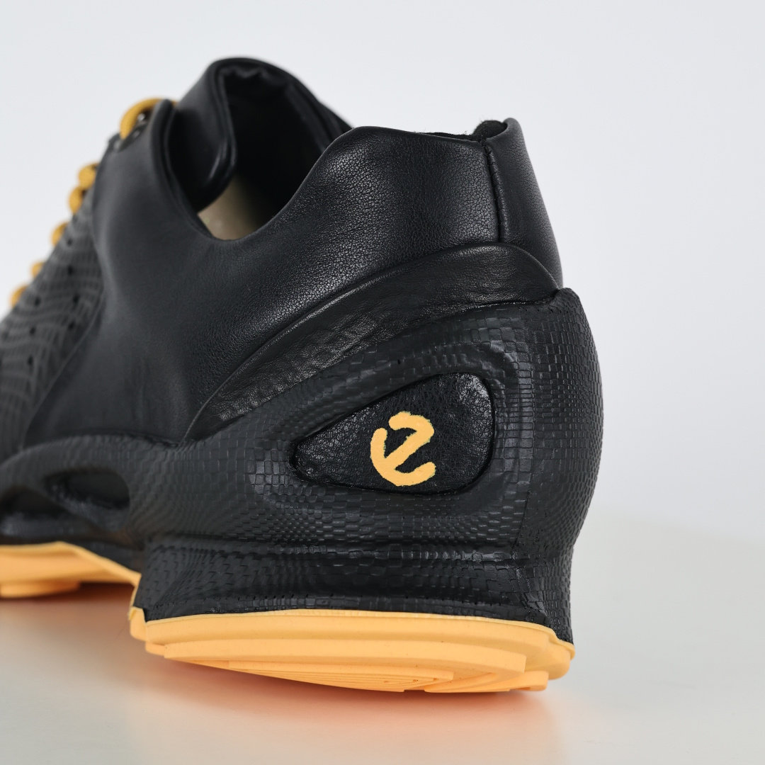 300 Ecco爱步健步系列牛皮透气低帮休闲运动鞋 15周年黄黑