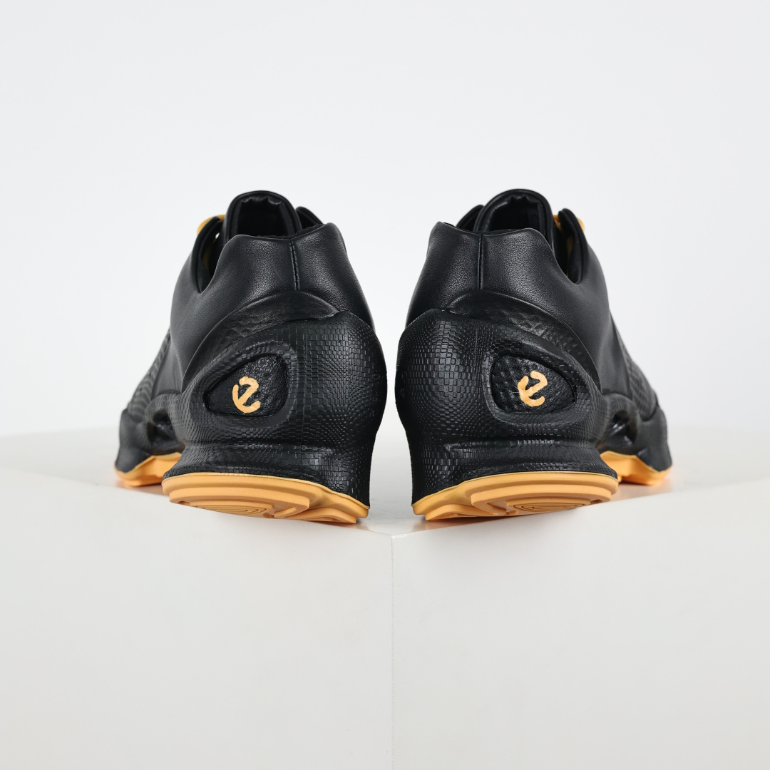 300 Ecco爱步健步系列牛皮透气低帮休闲运动鞋 15周年黄黑