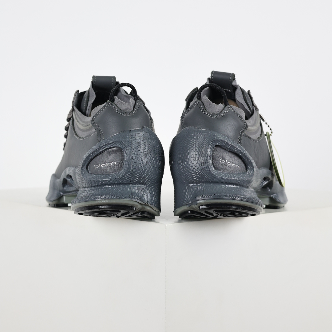 300 Ecco爱步健步系列牛皮透气低帮休闲运动鞋 25周年灰色-Chinese UA Cheap High Quatity Brand Clothes Bags handbags Sneakers wholesale wholesaler seller from China Factory suppliers Fashion Clothing Shoes best Quality Beautiful Price 300 Ecco爱步健步系列牛皮透气低帮休闲运动鞋 25周年灰色