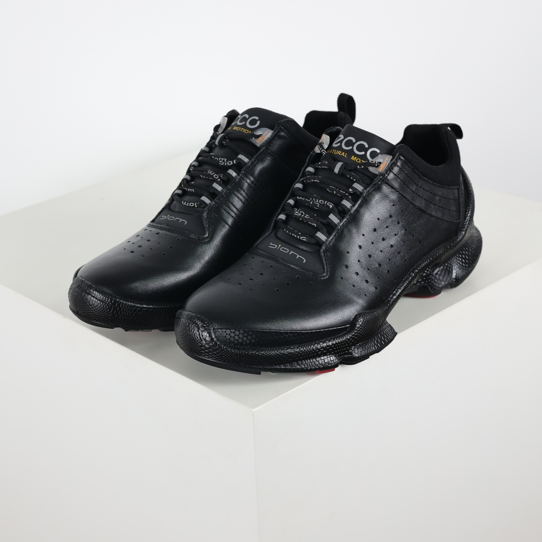 300 Ecco爱步健步系列牛皮透气低帮休闲运动鞋 经典灰底