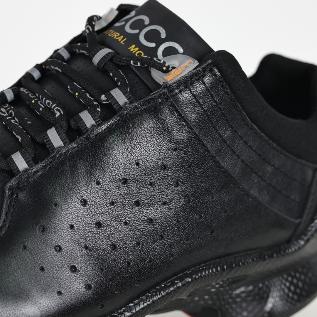 300 Ecco爱步健步系列牛皮透气低帮休闲运动鞋 经典灰底