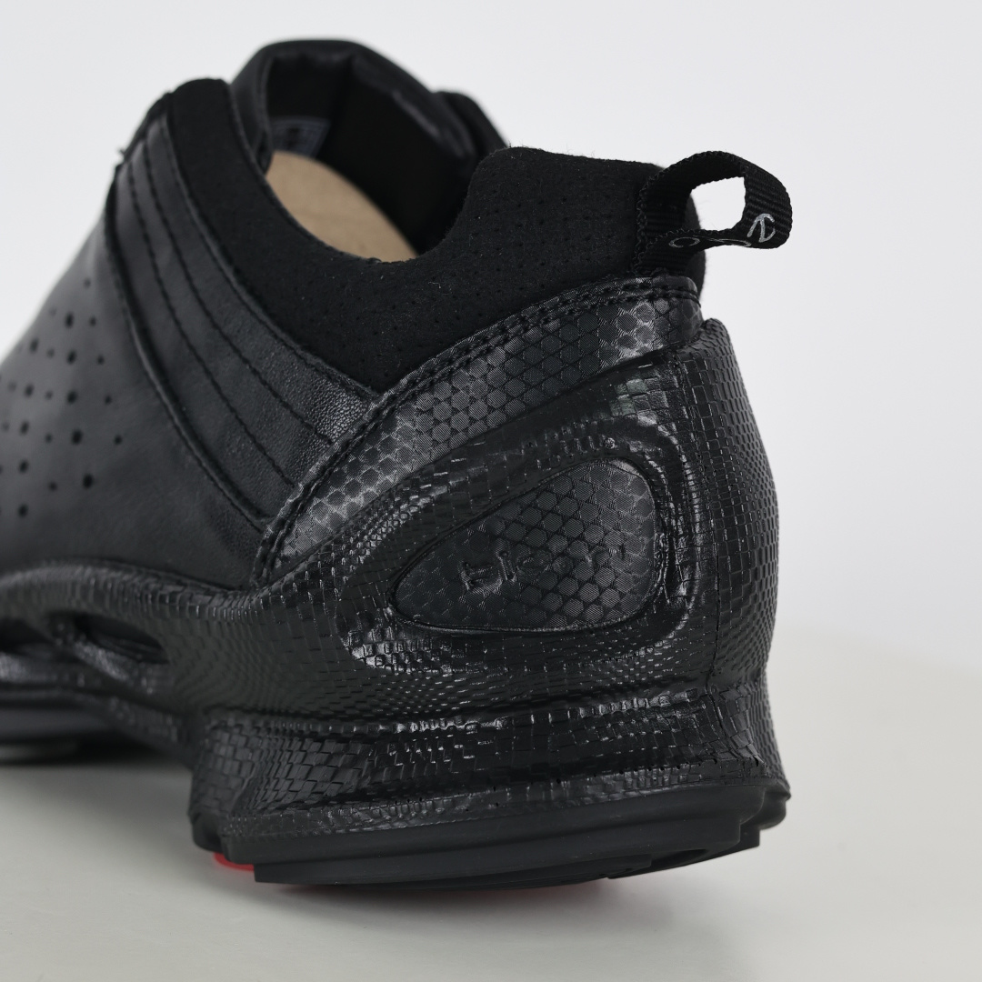 300 Ecco爱步健步系列牛皮透气低帮休闲运动鞋 经典灰底