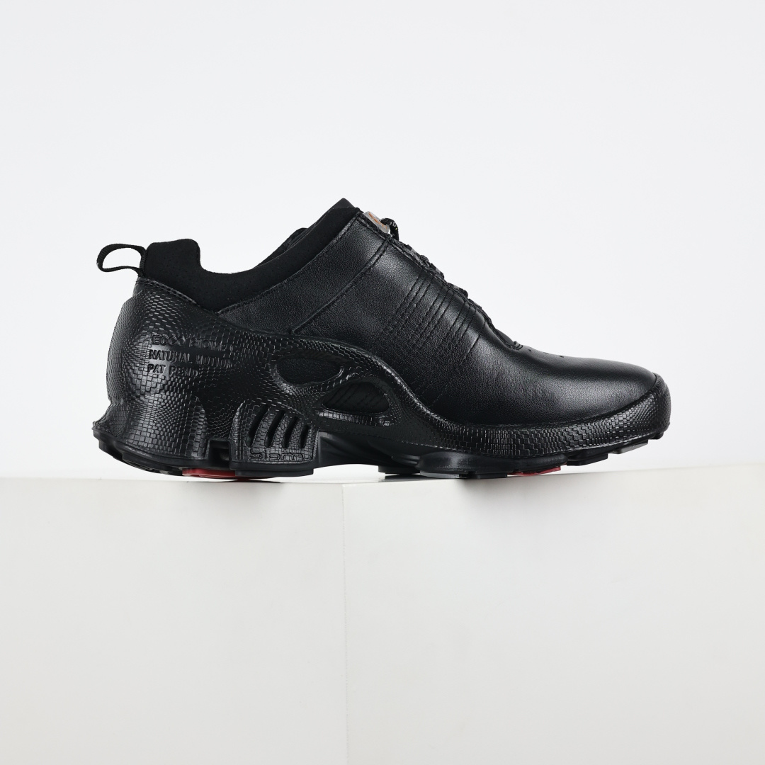 300 Ecco爱步健步系列牛皮透气低帮休闲运动鞋 经典灰底