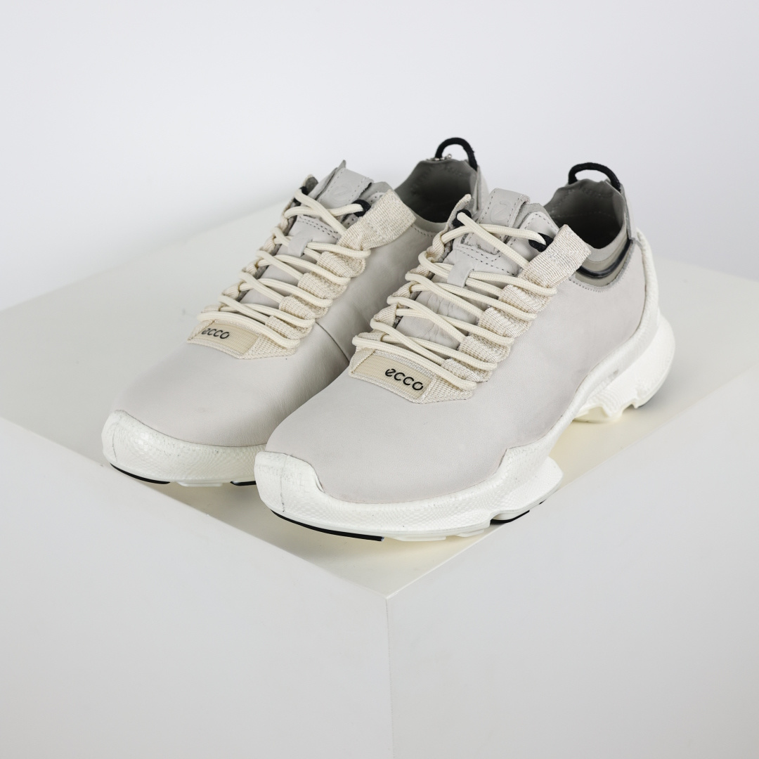 300 Ecco爱步健步系列牛皮透气低帮休闲运动鞋 25周年白色