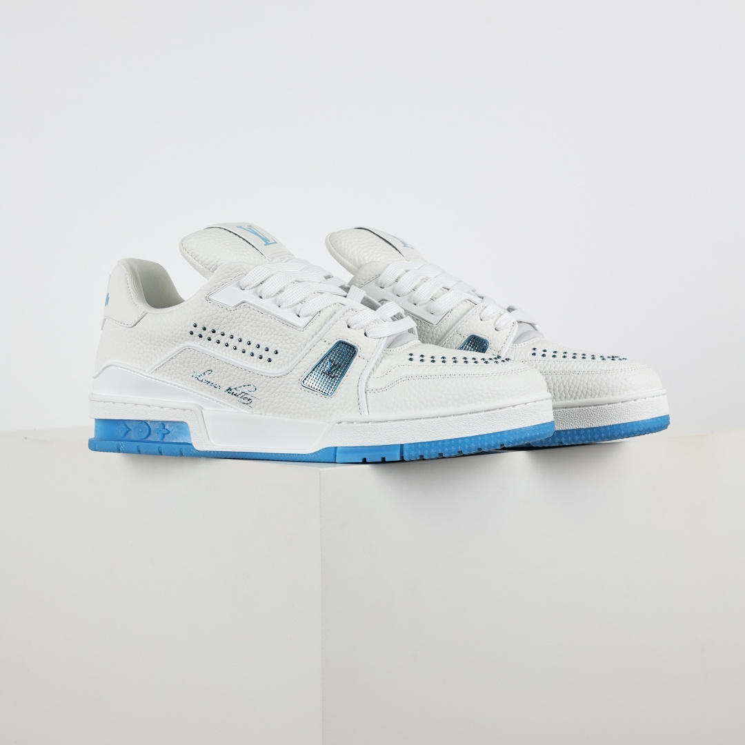 480 X1 东莞 210个配色 市售顶级版本 驴家LV Trainer 原版完美楦型 东莞大厂出产 品控胜过市面百分之95 白蓝铆钉配色-Chinese UA Cheap High Quatity Brand Clothes Bags handbags Sneakers wholesale wholesaler seller from China Factory suppliers Fashion Clothing Shoes best Quality Beautiful Price 480 X1 东莞 210个配色 市售顶级版本 驴家LV Trainer 原版完美楦型 东莞大厂出产 品控胜过市面百分之95 白蓝铆钉配色