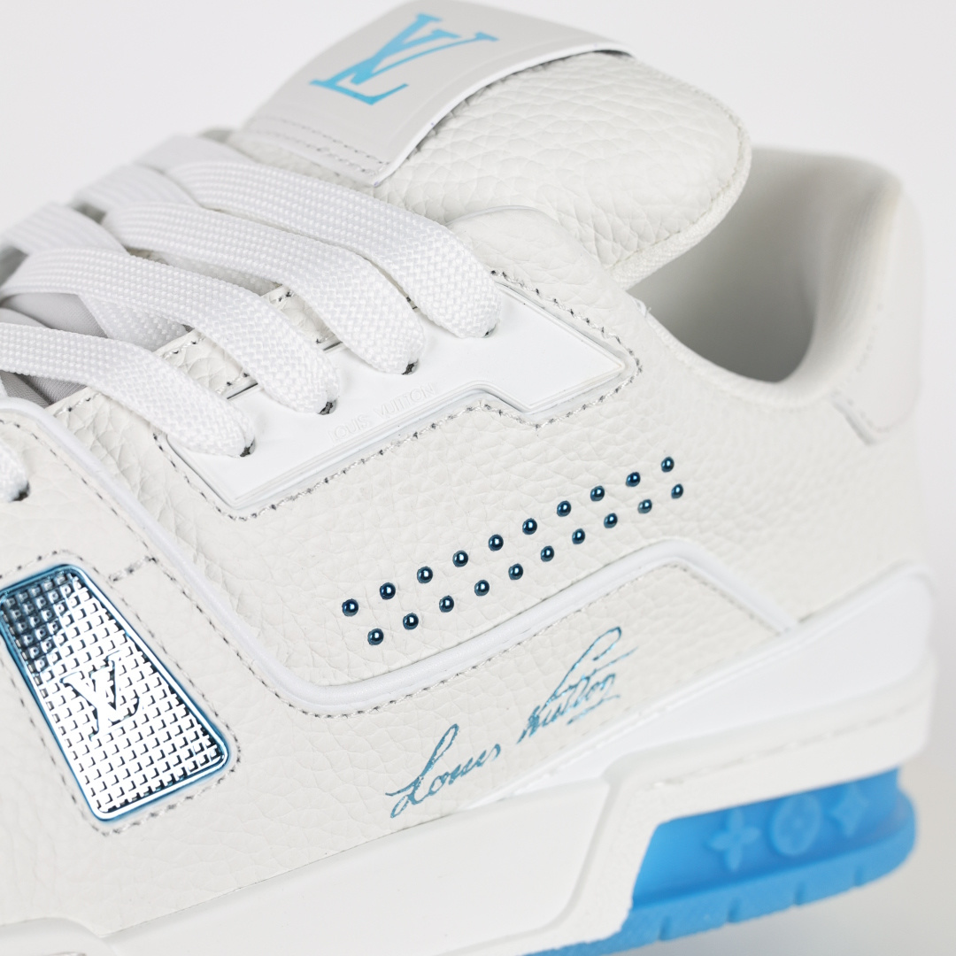 480 X1 东莞 210个配色 市售顶级版本 驴家LV Trainer 原版完美楦型 东莞大厂出产 品控胜过市面百分之95 白蓝铆钉配色-Chinese UA Cheap High Quatity Brand Clothes Bags handbags Sneakers wholesale wholesaler seller from China Factory suppliers Fashion Clothing Shoes best Quality Beautiful Price 480 X1 东莞 210个配色 市售顶级版本 驴家LV Trainer 原版完美楦型 东莞大厂出产 品控胜过市面百分之95 白蓝铆钉配色