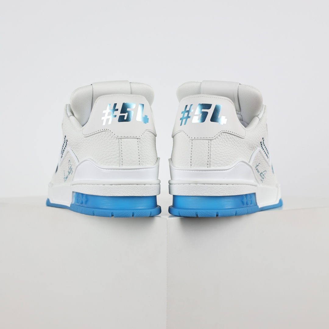 480 X1 东莞 210个配色 市售顶级版本 驴家LV Trainer 原版完美楦型 东莞大厂出产 品控胜过市面百分之95 白蓝铆钉配色-Chinese UA Cheap High Quatity Brand Clothes Bags handbags Sneakers wholesale wholesaler seller from China Factory suppliers Fashion Clothing Shoes best Quality Beautiful Price 480 X1 东莞 210个配色 市售顶级版本 驴家LV Trainer 原版完美楦型 东莞大厂出产 品控胜过市面百分之95 白蓝铆钉配色