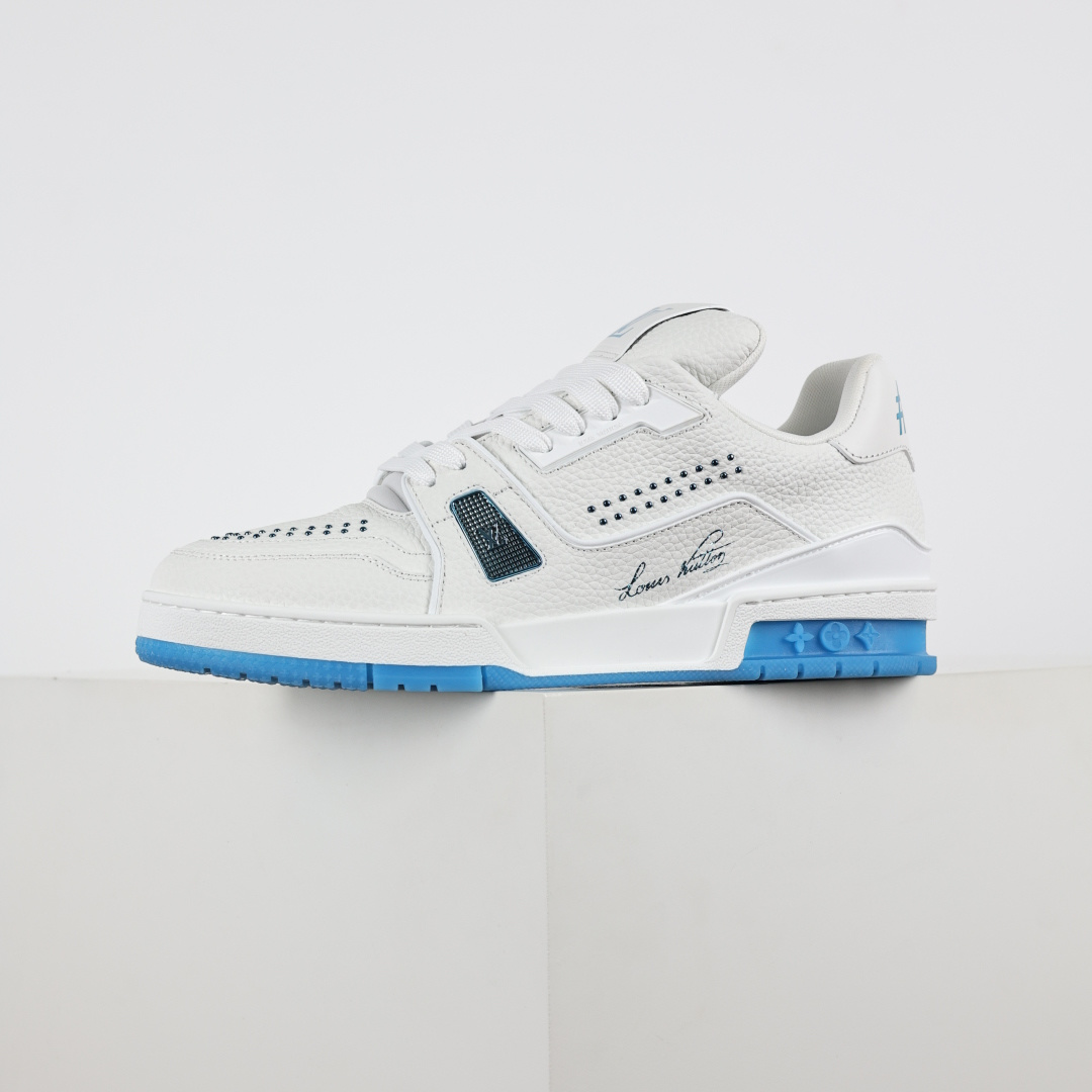 480 X1 东莞 210个配色 市售顶级版本 驴家LV Trainer 原版完美楦型 东莞大厂出产 品控胜过市面百分之95 白蓝铆钉配色-Chinese UA Cheap High Quatity Brand Clothes Bags handbags Sneakers wholesale wholesaler seller from China Factory suppliers Fashion Clothing Shoes best Quality Beautiful Price 480 X1 东莞 210个配色 市售顶级版本 驴家LV Trainer 原版完美楦型 东莞大厂出产 品控胜过市面百分之95 白蓝铆钉配色