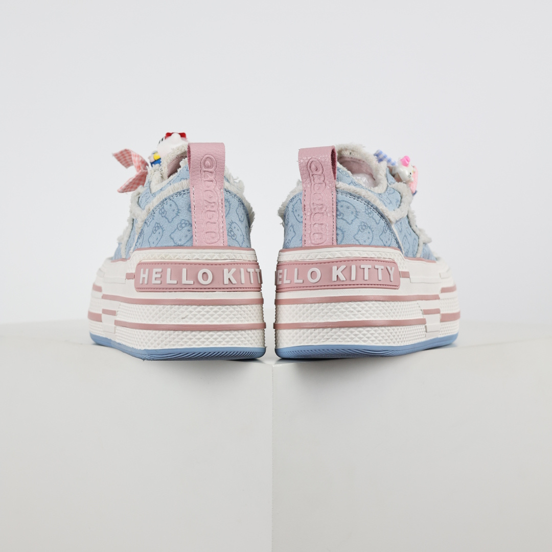 250 Sanrio/三丽鸥 x OLD ORDER 联名限定 凯蒂粉蓝 6.5CM 厚底增高帆布鞋 马卡龙