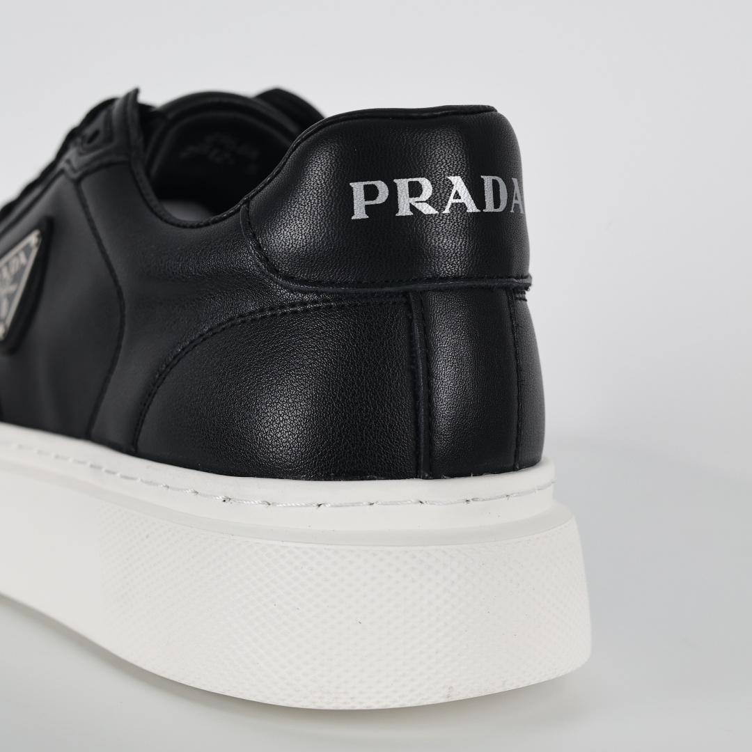420 新货PRADA 普拉达男鞋厚底徽标低帮休闲鞋运动板鞋系列