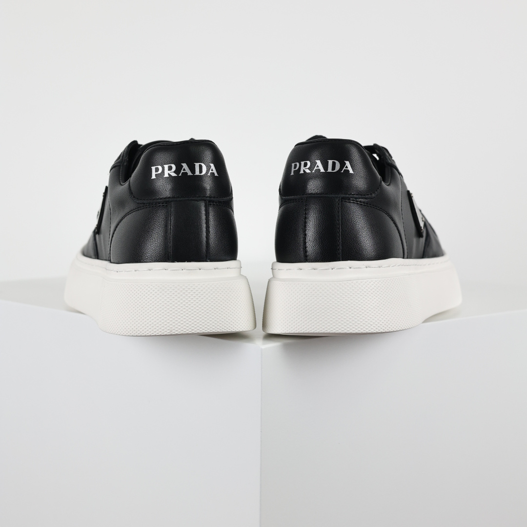 420 新货PRADA 普拉达男鞋厚底徽标低帮休闲鞋运动板鞋系列