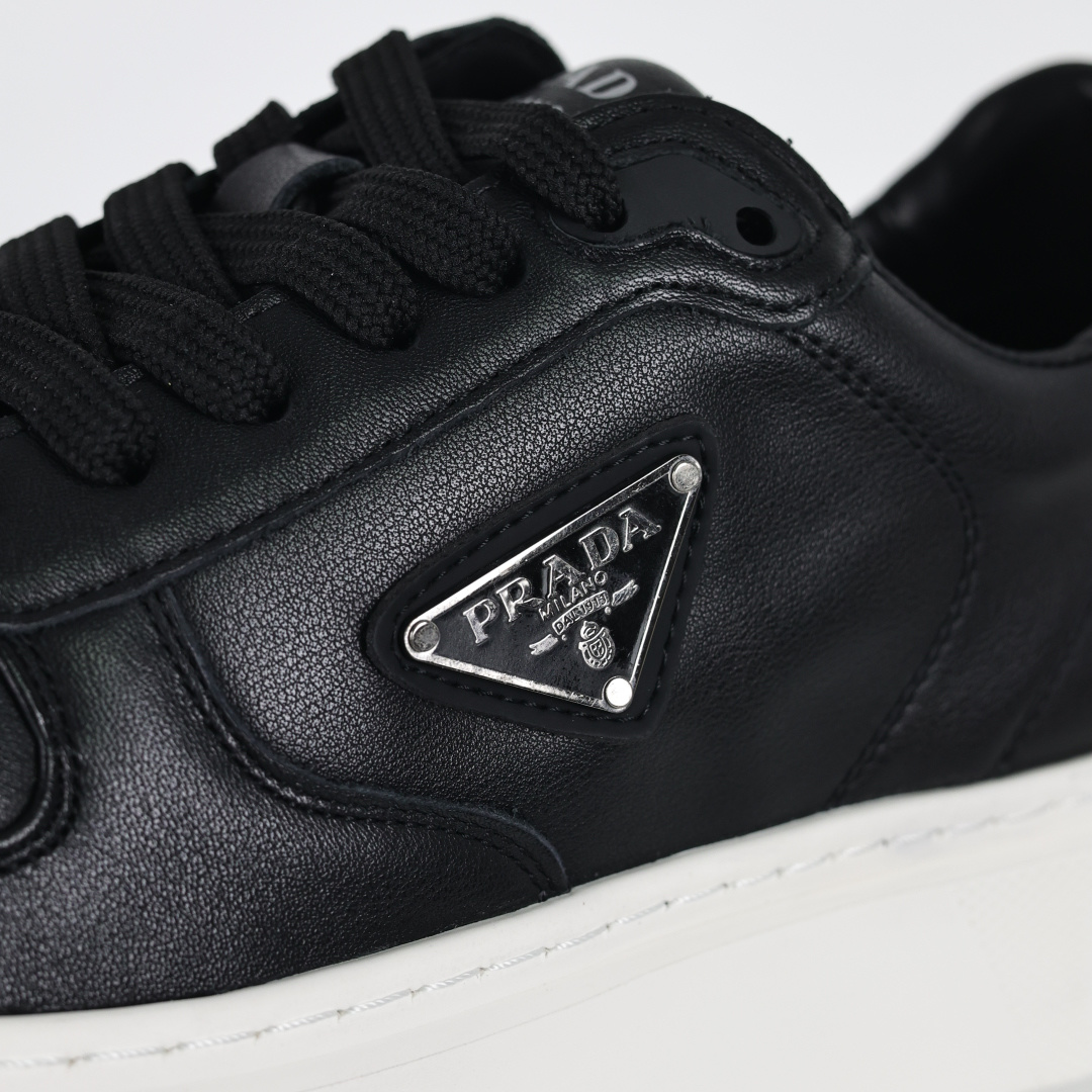 420 新货PRADA 普拉达男鞋厚底徽标低帮休闲鞋运动板鞋系列