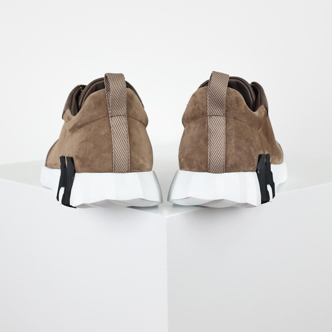 450 Hermes 爱马仕 Bouncing 老钱风 皮面款 低帮休闲鞋-Chinese UA Cheap High Quatity Brand Clothes Bags handbags Sneakers wholesale wholesaler seller from China Factory suppliers Fashion Clothing Shoes best Quality Beautiful Price 450 Hermes 爱马仕 Bouncing 老钱风 皮面款 低帮休闲鞋