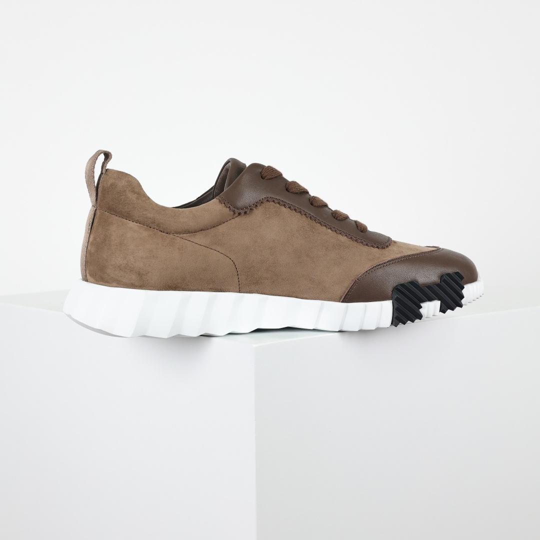 450 Hermes 爱马仕 Bouncing 老钱风 皮面款 低帮休闲鞋-Chinese UA Cheap High Quatity Brand Clothes Bags handbags Sneakers wholesale wholesaler seller from China Factory suppliers Fashion Clothing Shoes best Quality Beautiful Price 450 Hermes 爱马仕 Bouncing 老钱风 皮面款 低帮休闲鞋