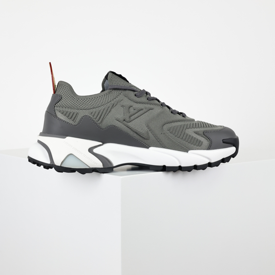 370 新款 Louis Vutton Runner Tatic 针织系带运动鞋跑步鞋 牛皮革 圆头系带 男款低帮 生活休闲鞋