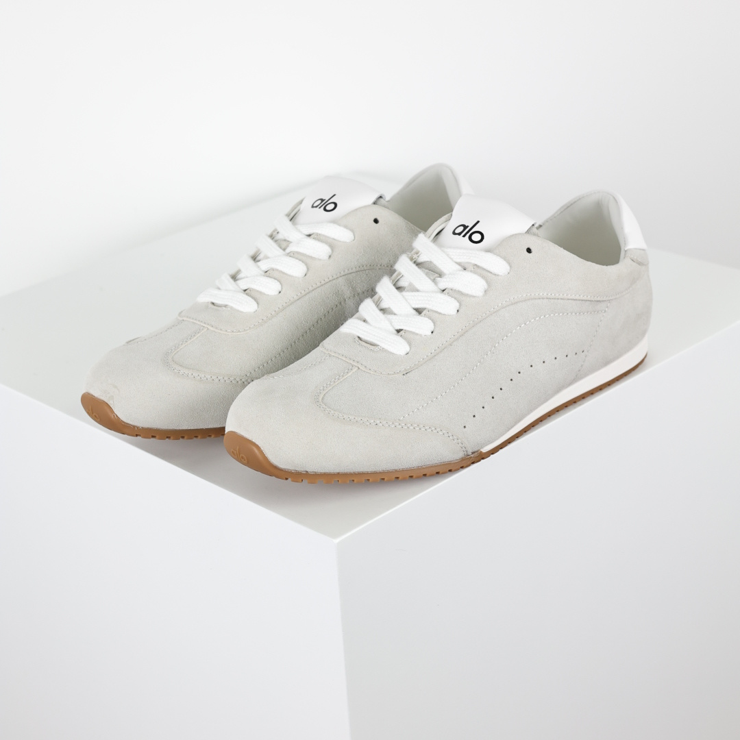 Alo Yoga 最新爆款Sunset Sneaker系列 休闲 运动鞋 老钱风 系带 阿甘鞋 德训鞋 A0891U-Sandstone-High Quatity Cheap Brand wholesale wholesaler seller Clothes Bags handbags Sneakers Top Fashion Clothing Shoes from China Factory Chinese suppliers best Quality Beautiful Price Alo Yoga 最新爆款Sunset Sneaker系列 休闲 运动鞋 老钱风 系带 阿甘鞋 德训鞋 A0891U-Sandstone