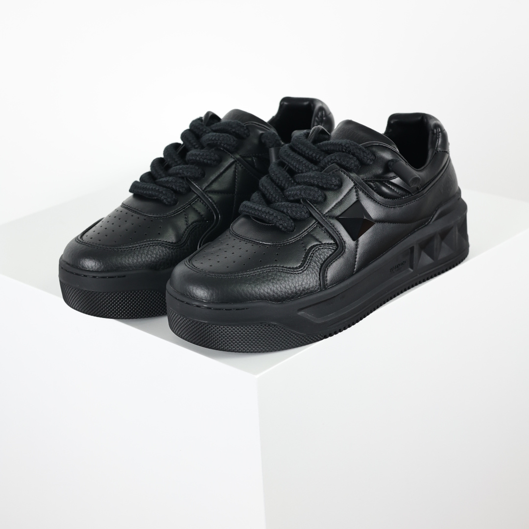 Valentino华伦天奴 新款休闲鞋最新款 走秀情侣爆款 粗鞋带 休闲鞋-High Quatity Cheap Brand wholesale wholesaler seller Clothes Bags handbags Sneakers Top Fashion Clothing Shoes from China Factory Chinese suppliers best Quality Beautiful Price Valentino华伦天奴 新款休闲鞋最新款 走秀情侣爆款 粗鞋带 休闲鞋