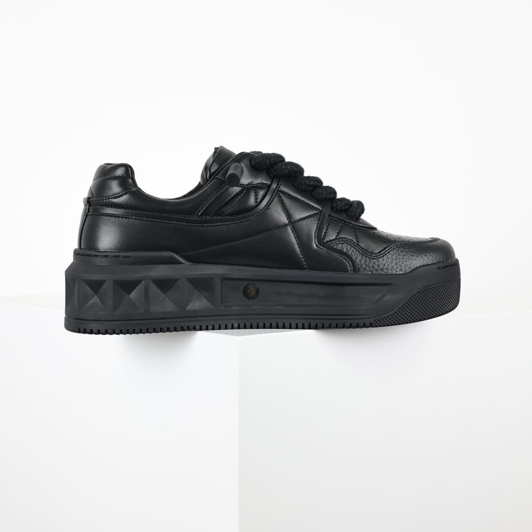 Valentino华伦天奴 新款休闲鞋最新款 走秀情侣爆款 粗鞋带 休闲鞋-High Quatity Cheap Brand wholesale wholesaler seller Clothes Bags handbags Sneakers Top Fashion Clothing Shoes from China Factory Chinese suppliers best Quality Beautiful Price Valentino华伦天奴 新款休闲鞋最新款 走秀情侣爆款 粗鞋带 休闲鞋