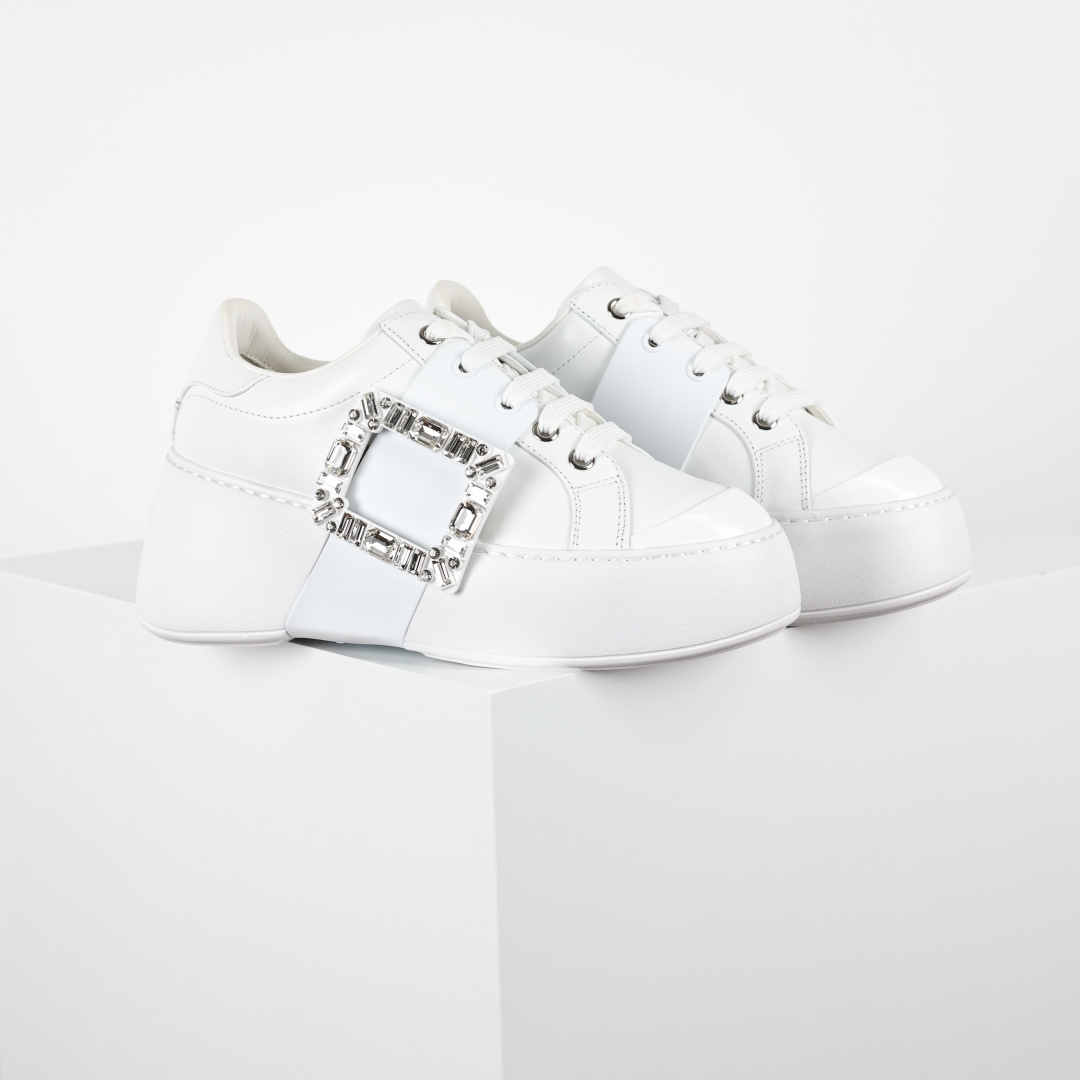 390 Roger Vivier罗杰维维亚 Viv' Skate Strass 牛皮 钻扣运动 低帮 时尚板鞋