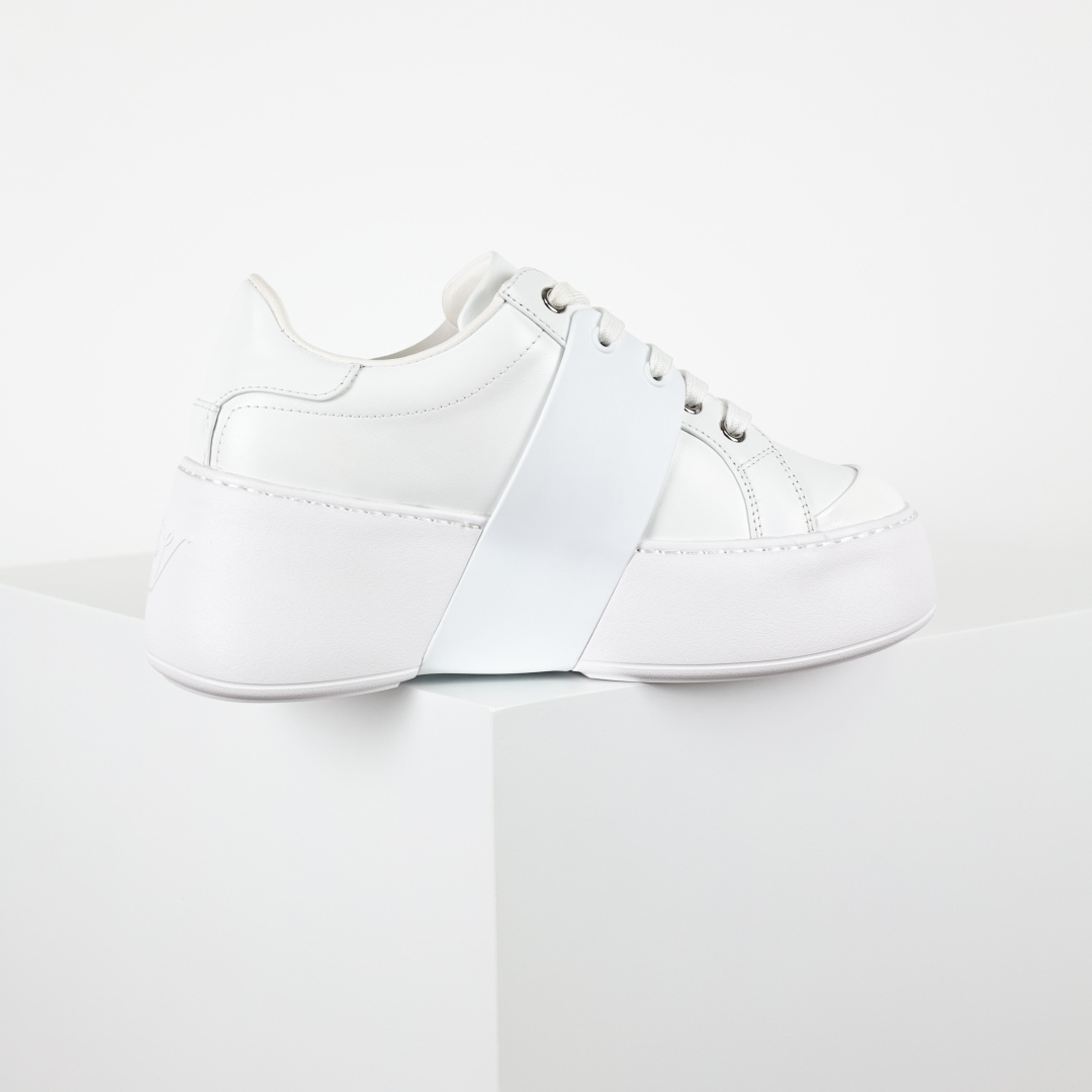 390 Roger Vivier罗杰维维亚 Viv' Skate Strass 牛皮 钻扣运动 低帮 时尚板鞋