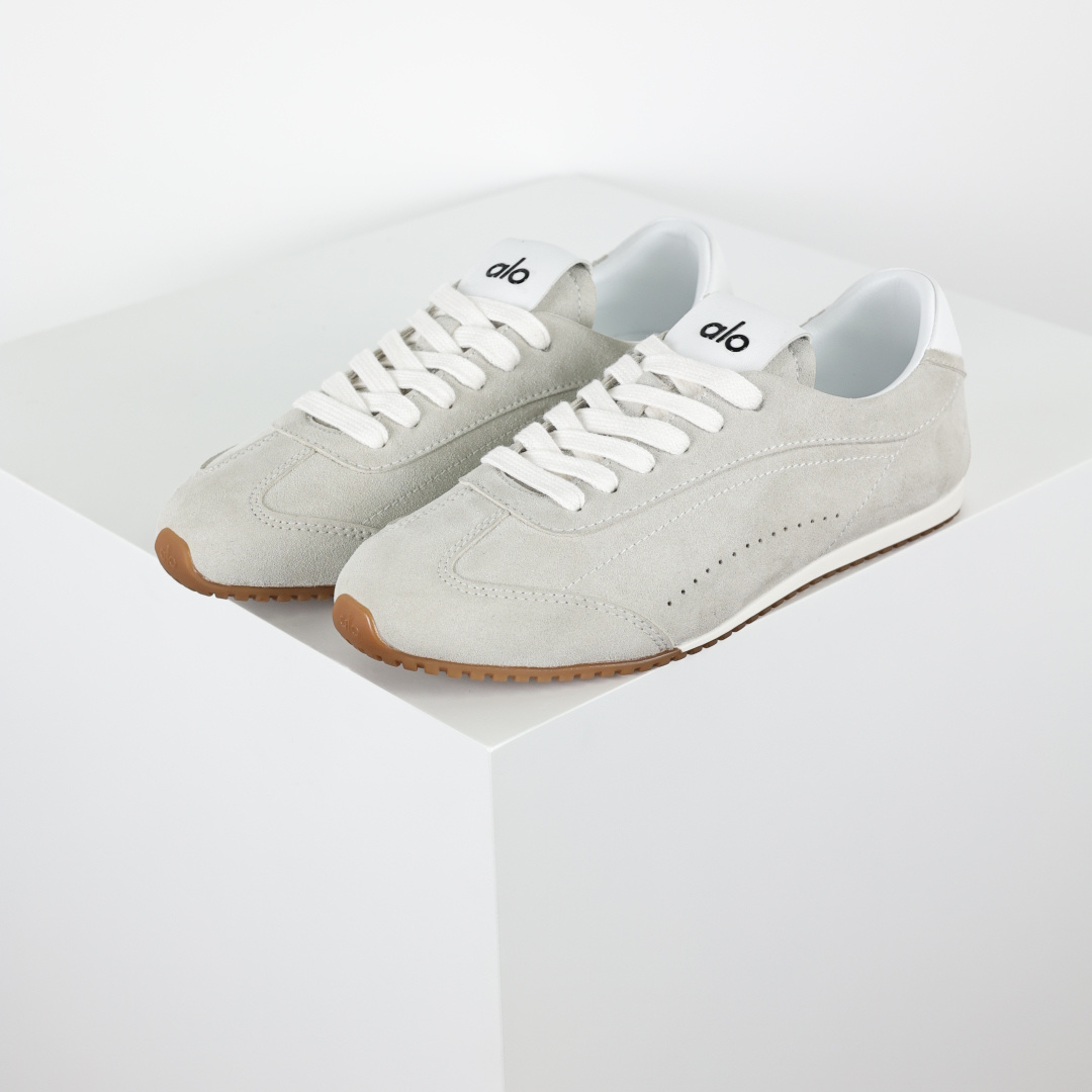 340 Alo Yoga 最新爆款Sunset Sneaker系列 休闲 运动鞋 老钱风 系带 阿甘鞋 德训鞋-Chinese UA Cheap High Quatity Brand Clothes Bags handbags Sneakers wholesale wholesaler seller from China Factory suppliers Fashion Clothing Shoes best Quality Beautiful Price 340 Alo Yoga 最新爆款Sunset Sneaker系列 休闲 运动鞋 老钱风 系带 阿甘鞋 德训鞋