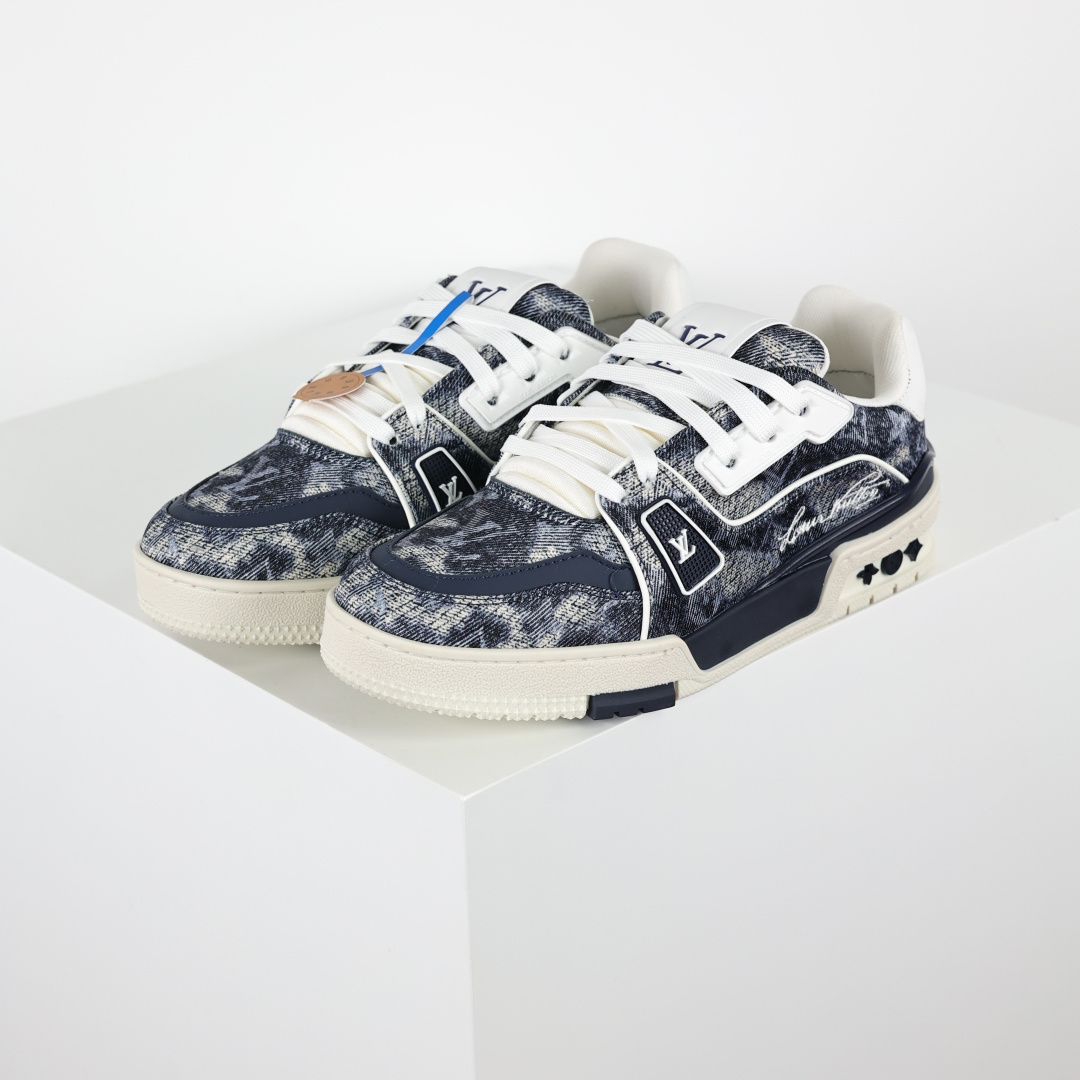 LV TRAINER 新款男士运动鞋 LV Trainer 运动鞋糅合织物网格面料和丝绒粒面牛皮革鞋面-莆田鞋,莆田鞋货源,高仿鞋,高仿鞋货源,安福档口,莆田高仿鞋,莆田鞋批发,高仿鞋批发,莆田高仿运动鞋,高仿运动鞋,莆田运动鞋 LV TRAINER 新款男士运动鞋 LV Trainer 运动鞋糅合织物网格面料和丝绒粒面牛皮革鞋面