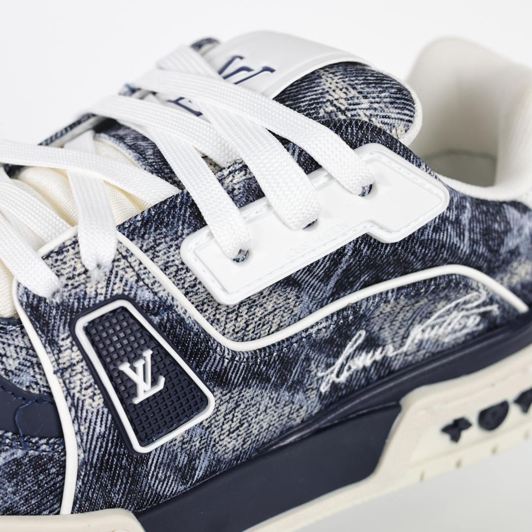 LV TRAINER 新款男士运动鞋 LV Trainer 运动鞋糅合织物网格面料和丝绒粒面牛皮革鞋面-莆田鞋,莆田鞋货源,高仿鞋,高仿鞋货源,安福档口,莆田高仿鞋,莆田鞋批发,高仿鞋批发,莆田高仿运动鞋,高仿运动鞋,莆田运动鞋 LV TRAINER 新款男士运动鞋 LV Trainer 运动鞋糅合织物网格面料和丝绒粒面牛皮革鞋面