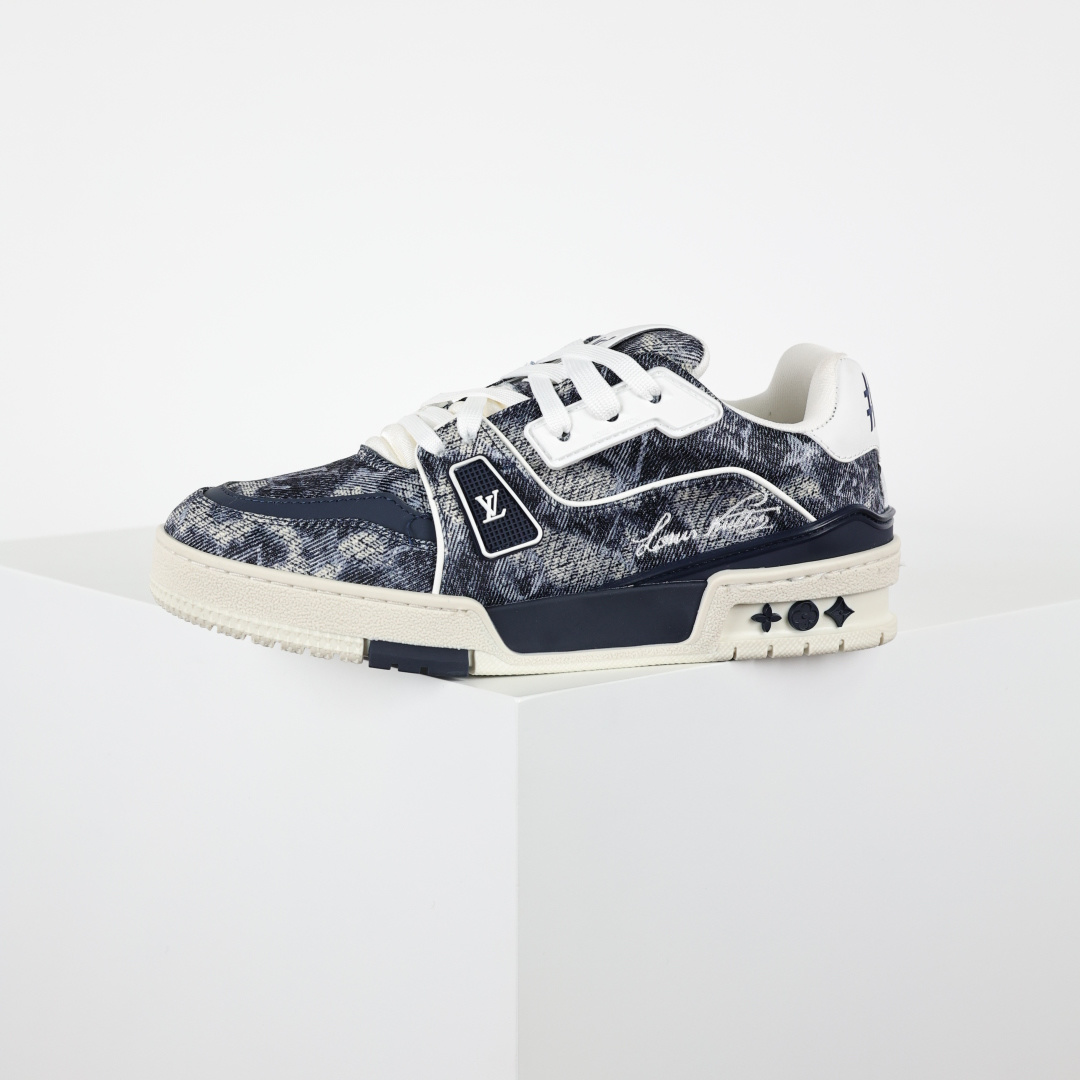 LV TRAINER 新款男士运动鞋 LV Trainer 运动鞋糅合织物网格面料和丝绒粒面牛皮革鞋面-莆田鞋,莆田鞋货源,高仿鞋,高仿鞋货源,安福档口,莆田高仿鞋,莆田鞋批发,高仿鞋批发,莆田高仿运动鞋,高仿运动鞋,莆田运动鞋 LV TRAINER 新款男士运动鞋 LV Trainer 运动鞋糅合织物网格面料和丝绒粒面牛皮革鞋面