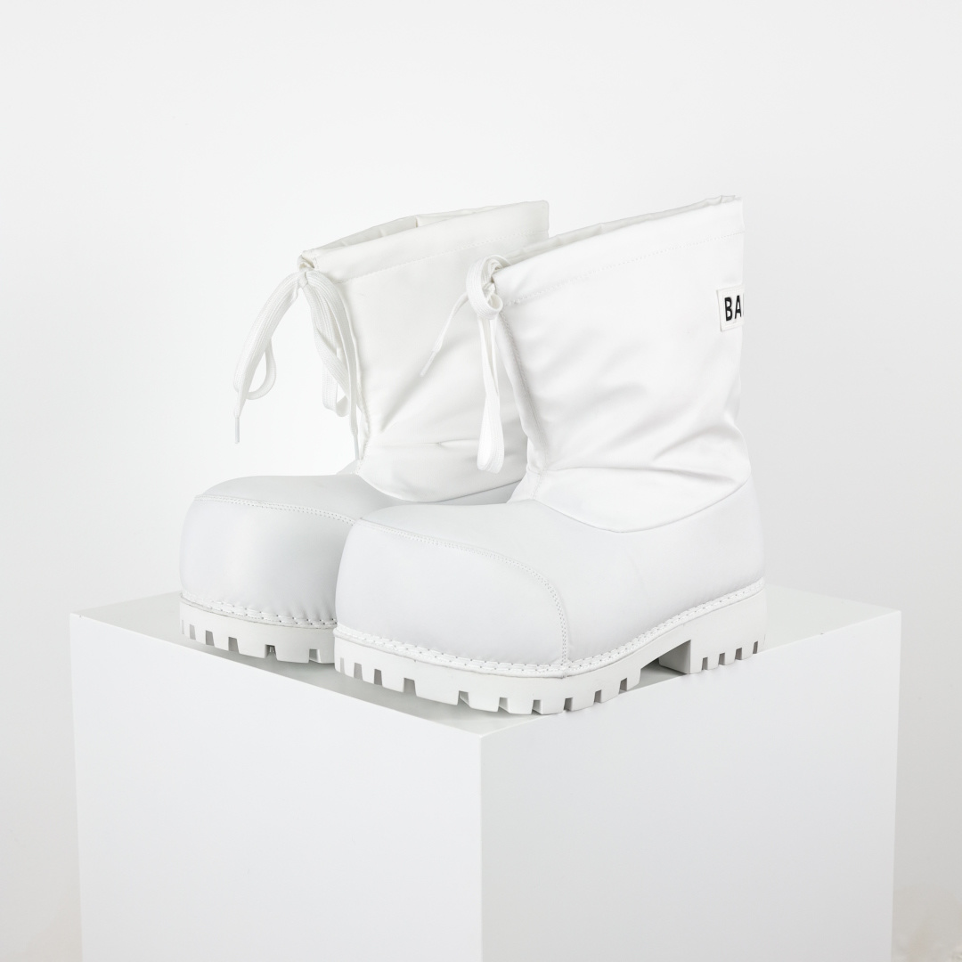 巴黎世家BLCG FW24 SKIWEARbalenciaga 滑雪鞋 内里保暖中筒雪地靴—雪地白 巴黎世家BLCG FW24 SKIWEARbalenciaga 滑雪鞋 内里保暖中筒雪地靴—雪地白