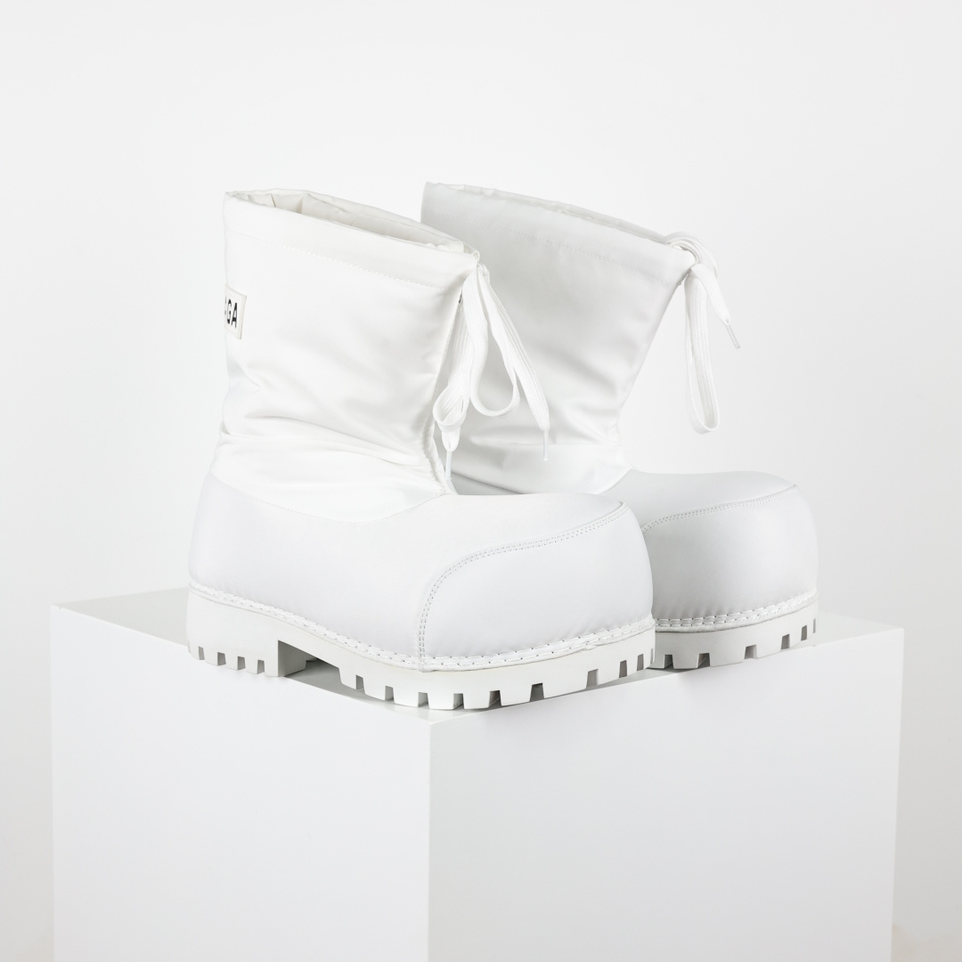 巴黎世家BLCG FW24 SKIWEARbalenciaga 滑雪鞋 内里保暖中筒雪地靴---雪地白 巴黎世家BLCG FW24 SKIWEARbalenciaga 滑雪鞋 内里保暖中筒雪地靴---雪地白