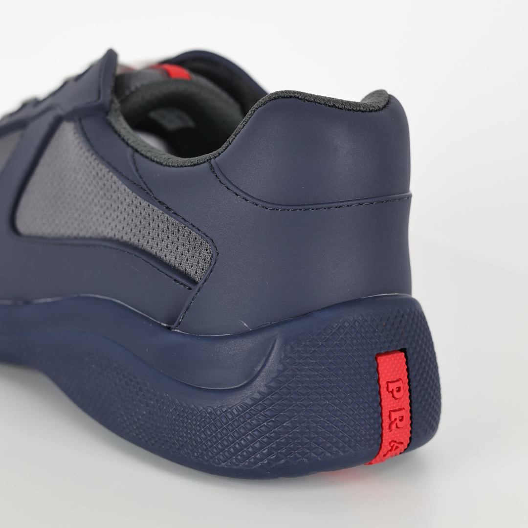 高端品质 官网经典爆款上市 百年不过时 潮牌 （普拉达PRADA）主推爆款 前卫百搭时尚男鞋