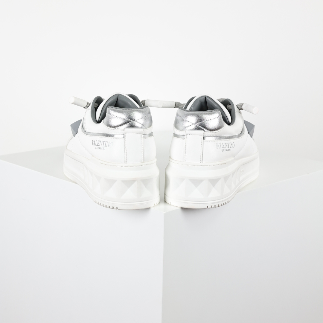 Valentino 华伦天奴 新款休闲鞋最新款 走秀情侣爆款 粗鞋带 休闲鞋