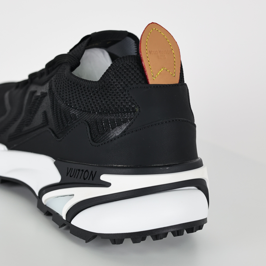 新款 Louis VuttRunner Tatic 针织系带运动鞋跑步鞋