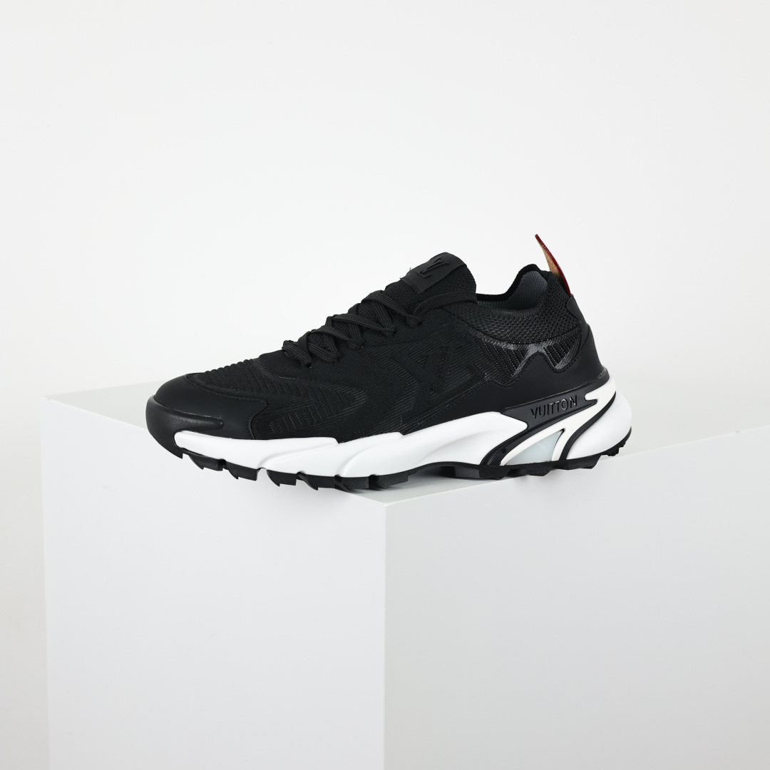 新款 Louis VuttRunner Tatic 针织系带运动鞋跑步鞋