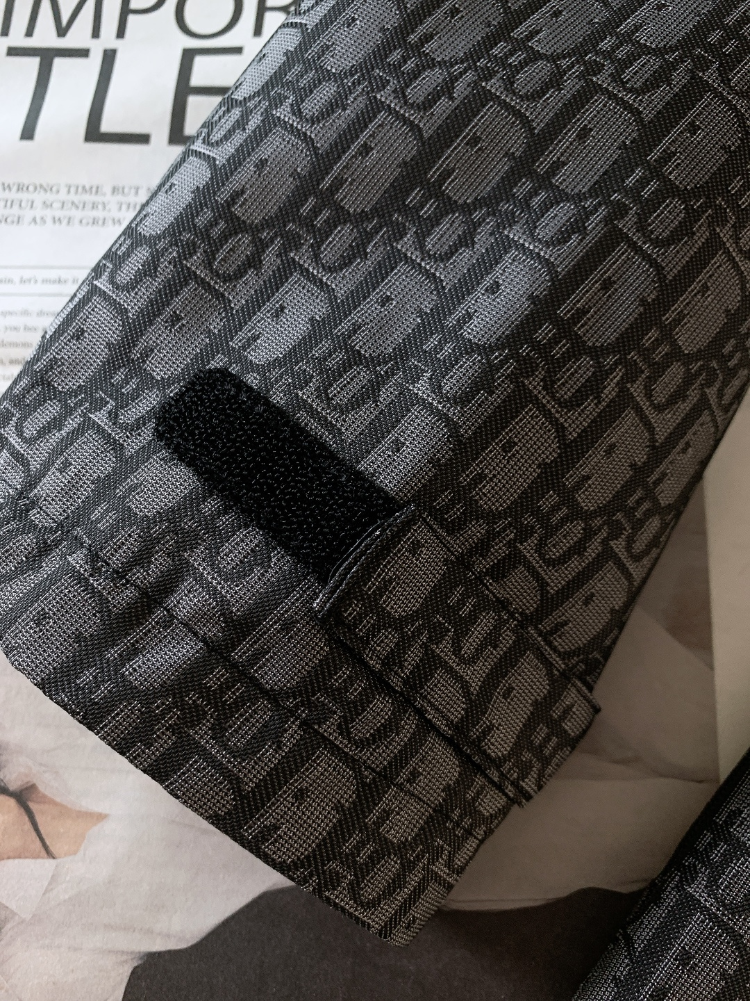 Dior Homme 迪奥·桀傲 2025FW早秋新品 Oblique提花连帽夹克。甄选蓝色塔夫绸科技提