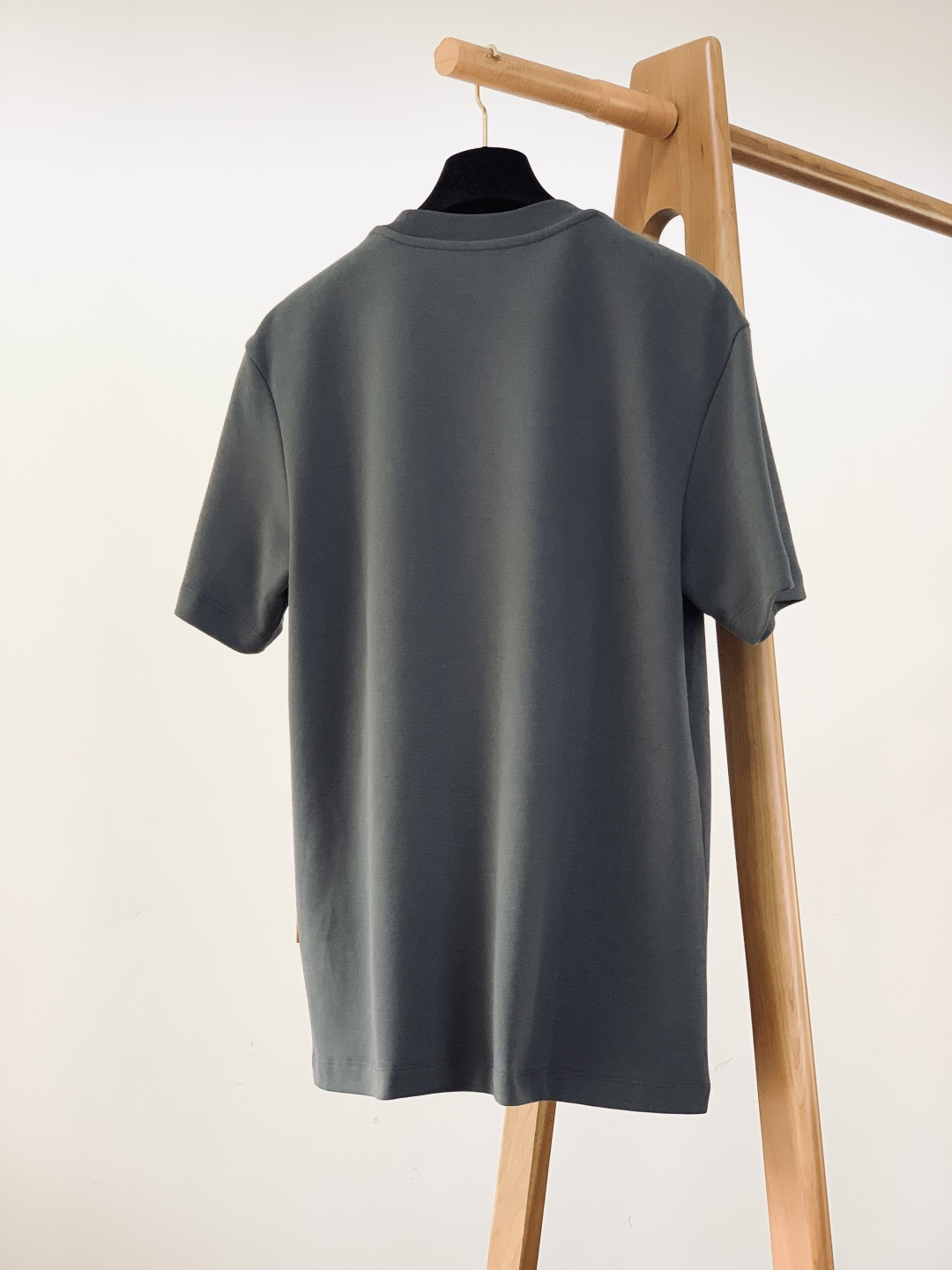 LouisVuitton 路易威登 2025FW秋冬新品 加厚打底T恤。加厚软棉面料，贴肤像裹了层暖云，