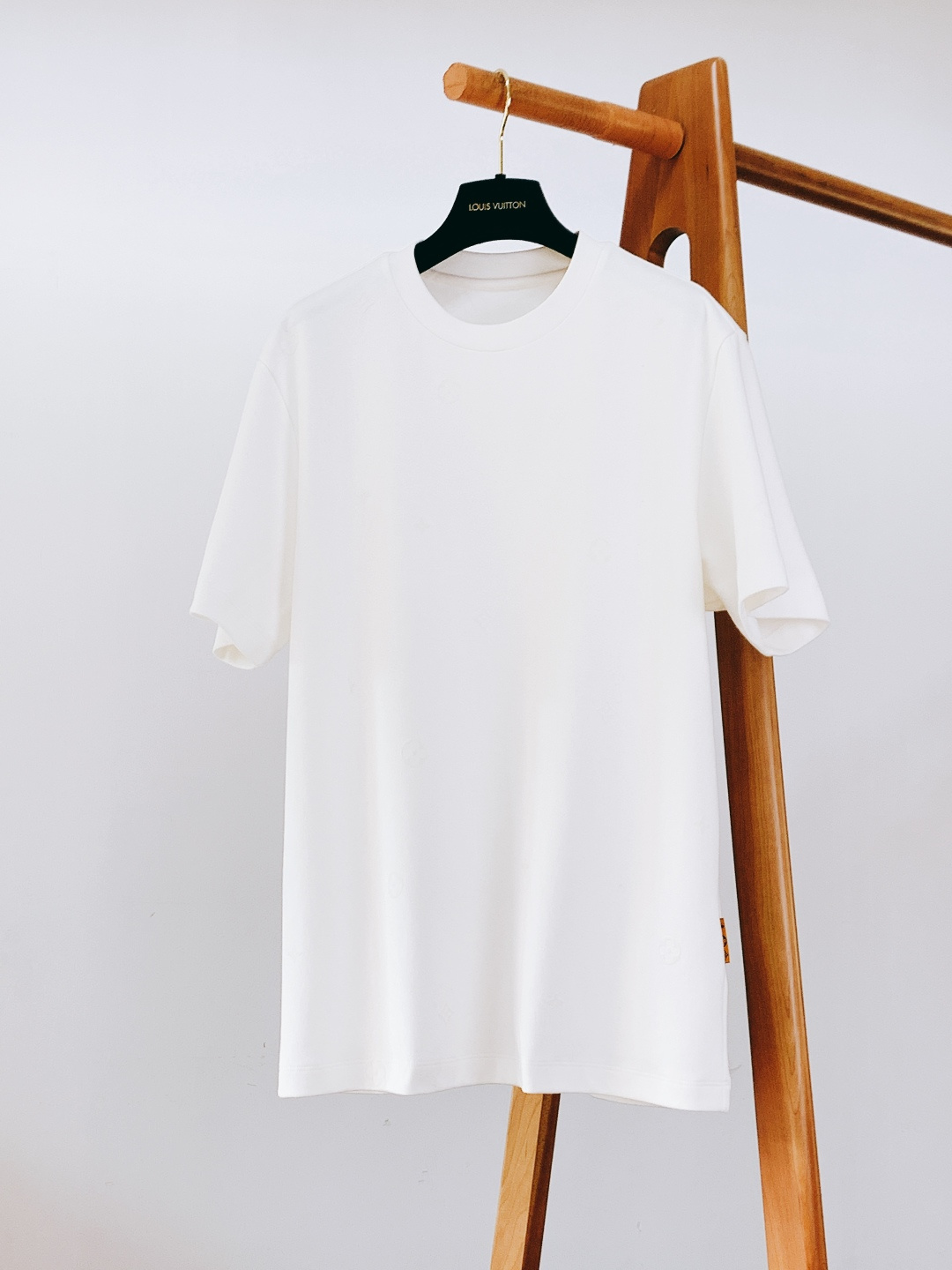 LouisVuitton 路易威登 2025FW秋冬新品 加厚打底T恤。加厚软棉面料，贴肤像裹了层暖云，