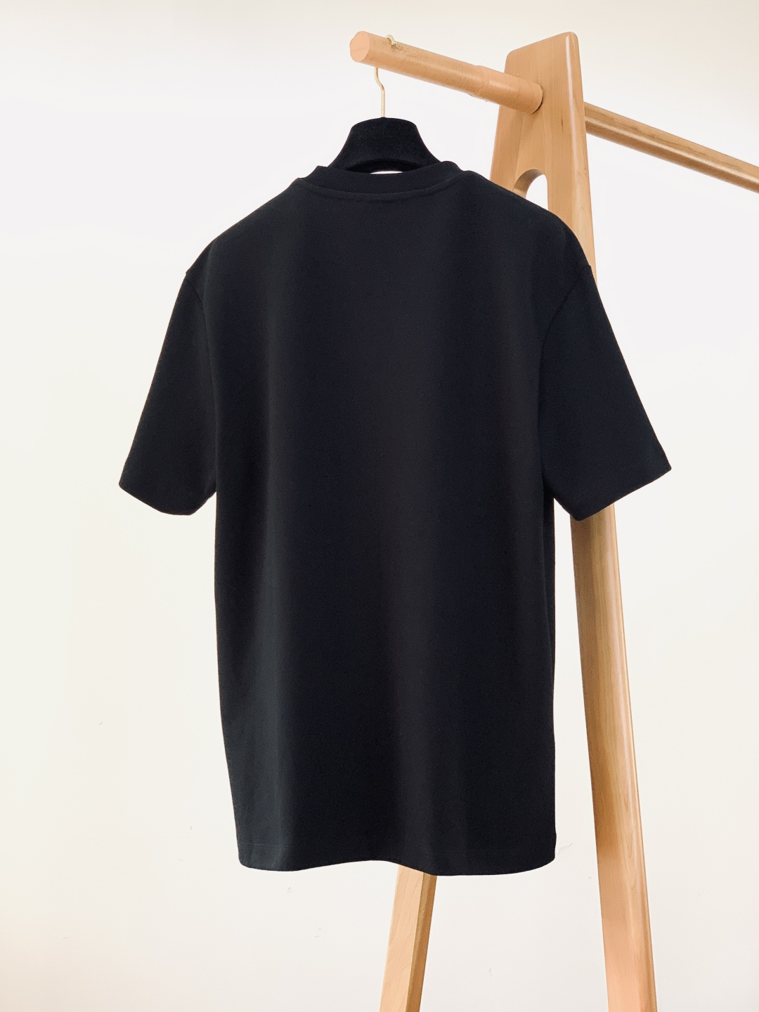 LouisVuitton 路易威登 2025FW秋冬新品 加厚打底T恤。加厚软棉面料，贴肤像裹了层暖云，