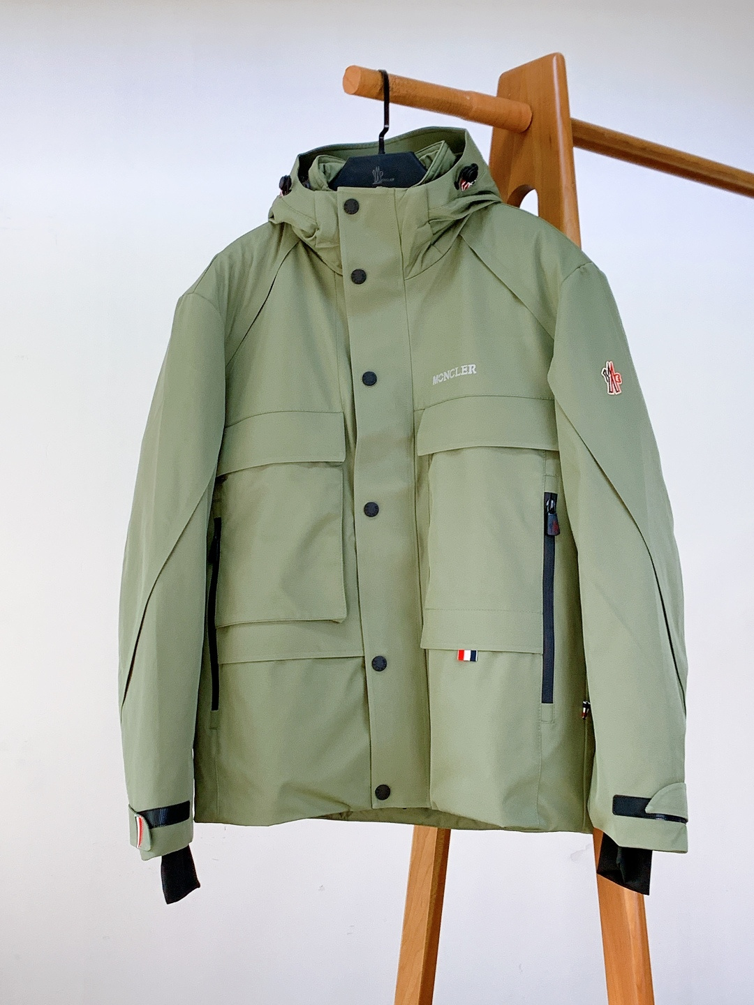 Moncler 蒙口 recco防雪崩搜救系列户外功能性羽绒服，贸易公司渠道货，殿堂级真品，业界罕见神品