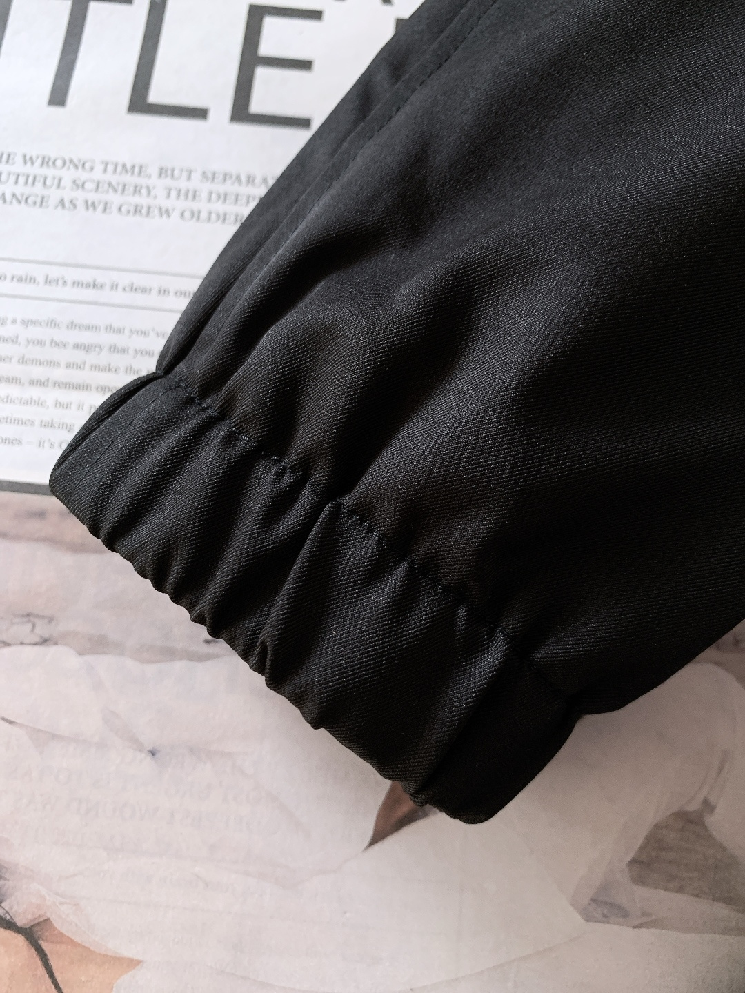 Burberry 巴宝莉 2025FW秋冬新品 连帽夹克羽绒服一、核心设计：经典与实用的平衡• 双色调选